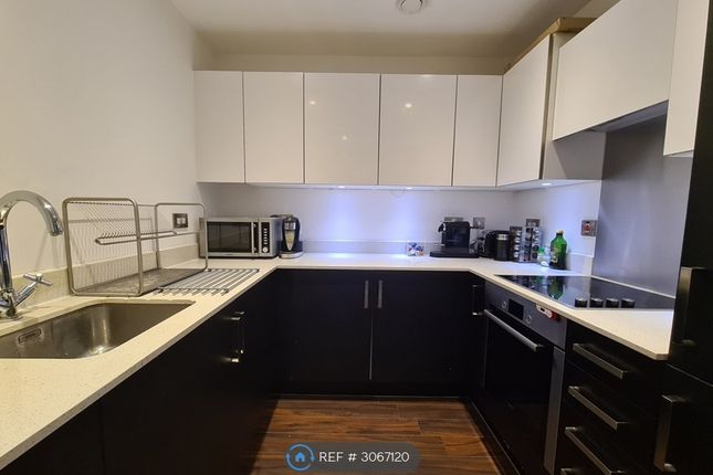 Newton Court, Axio Way, London photo 4