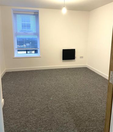 Flat to rent in Quay Street, Haverfordwest