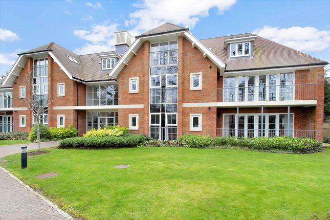Thumbnail Flat for sale in Station Road, Beaconsfield
