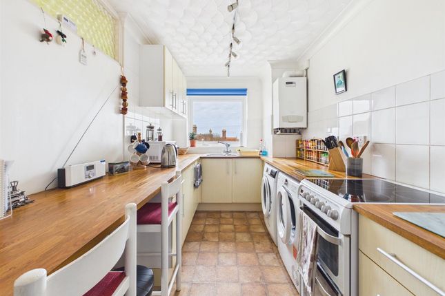 3 Weylands Court Overstrand Road, Cromer photo 4