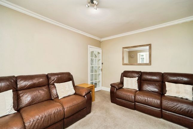 Thorn Drive, Bradford photo 4