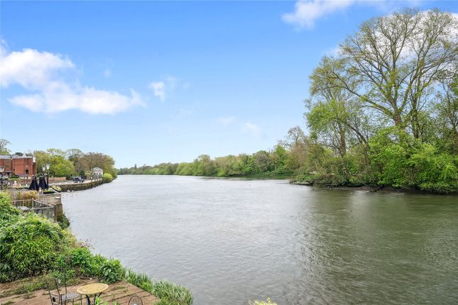 Detached house to rent in Church Street, Isleworth