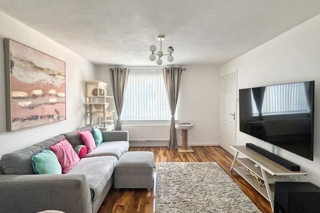 69 Glan-y-Nant, Bridgend photo 2