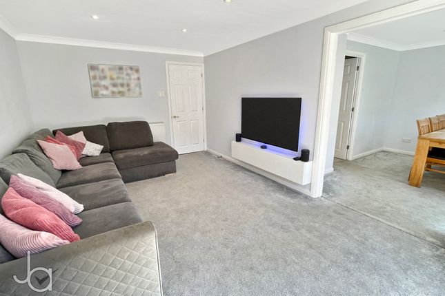 6, Ten Acre Approach, Maldon photo 2