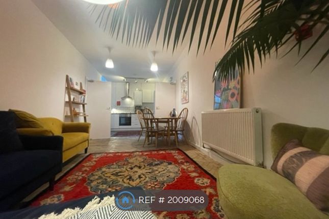 Flat to rent in Cara House, London