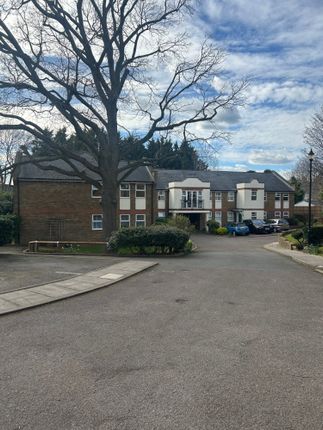 4, Foxwood Green Close, Enfield photo 2