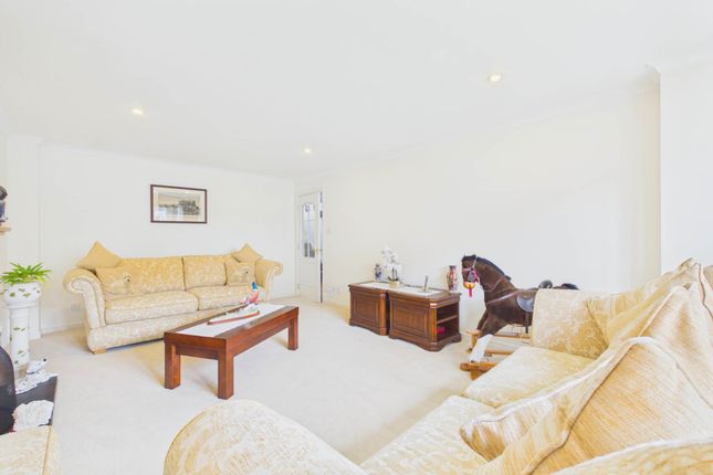 Andrew Baxter Avenue, Larkhall photo 4