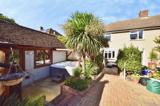 34, Playstool Road, Newington, Sittingbourne photo 4