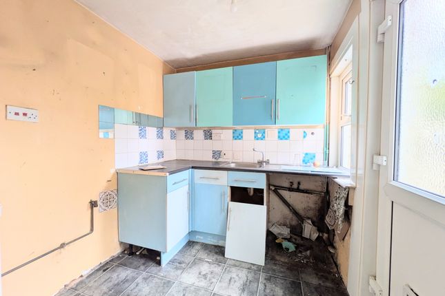 Hainault Road, Chadwell Heath photo 4