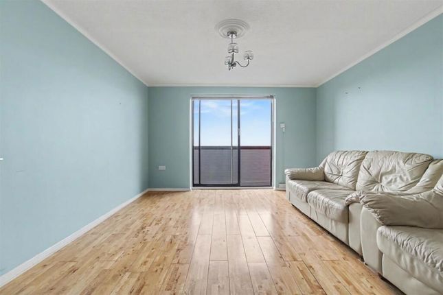Flat 19 Harlequin House, Le Strange Terrace, Hunstanton photo 3