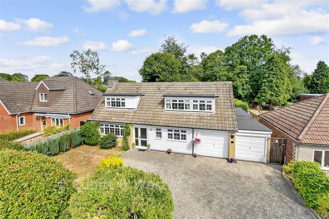 26, Heathway, Chaldon photo 2
