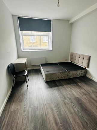 9 (Flat 7), Bath Street, Huddersfield photo 5
