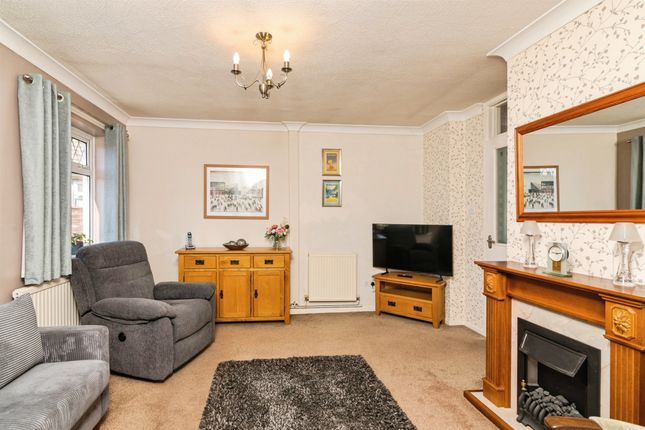 23, Elms Close, Bungay photo 4