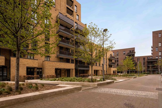 Flat 603, 24, Nellie Cressall Way, London photo 3