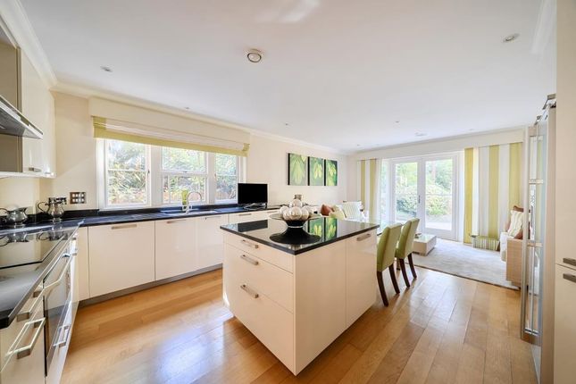 25 LLANVAIR CLOSE, Ascot, Ascot photo 4