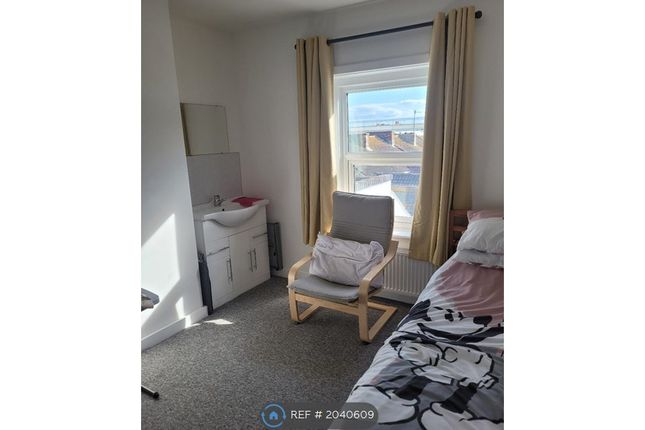 Thumbnail Room to rent in King Street, Weymouth
