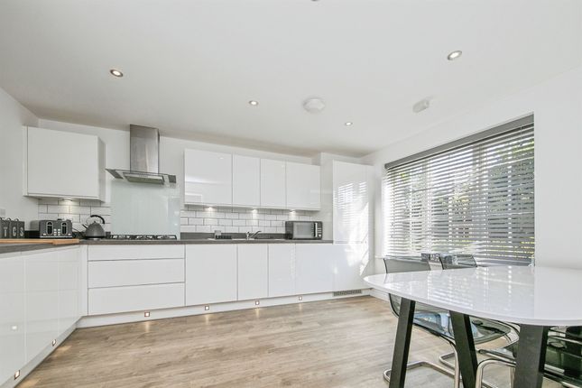 4, Pippin Way, Colchester photo 2