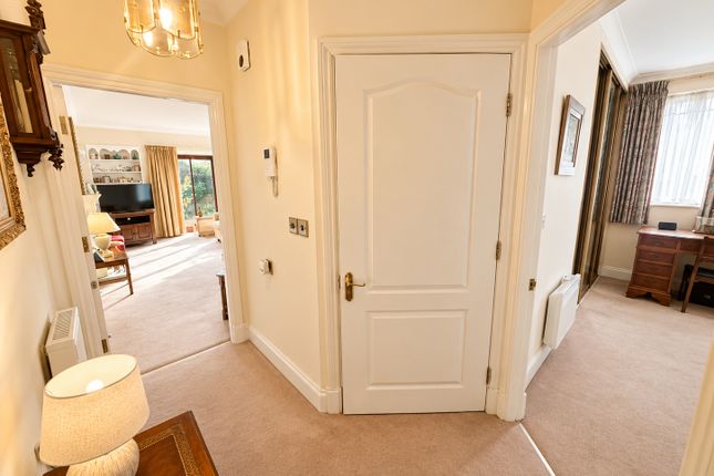 1, Knightsbridge Court, Cheshire photo 4