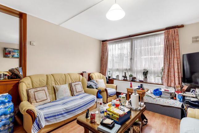Flat 22, St. Aubins Court, De Beauvoir Estate, London photo 3