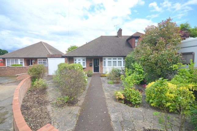 Thumbnail Bungalow to rent in Worcester Avenue, Upminster, Essex