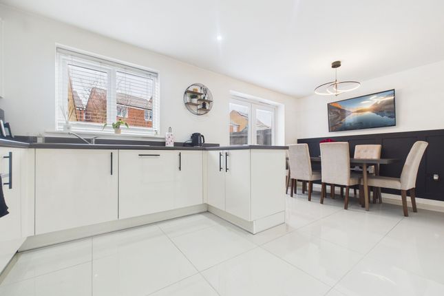 9 Icarus Way, Peterborough photo 3