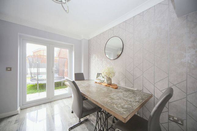 4 Jackwood Close, Wigan photo 4