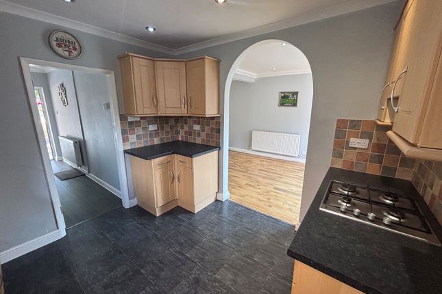 10, Bilston photo 3