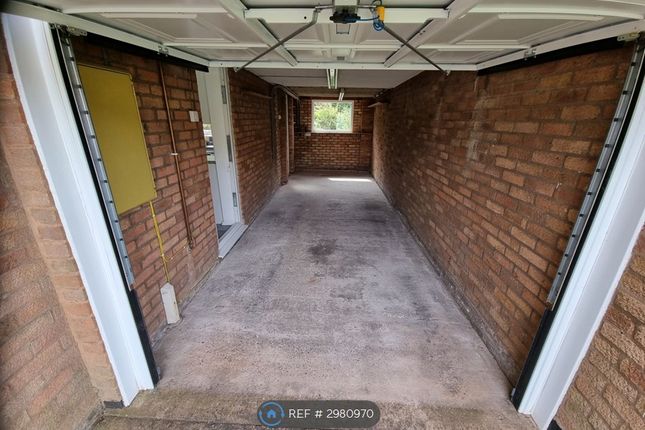 Lapwing Close, Cheslyn Hay, Walsall photo 3