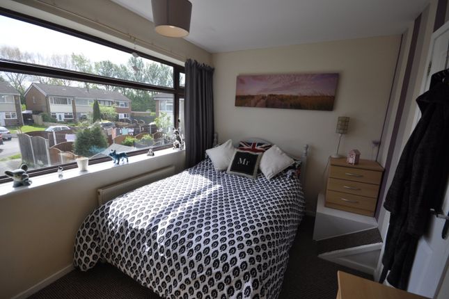 45, Nicola Gardens, Derbyshire photo 5