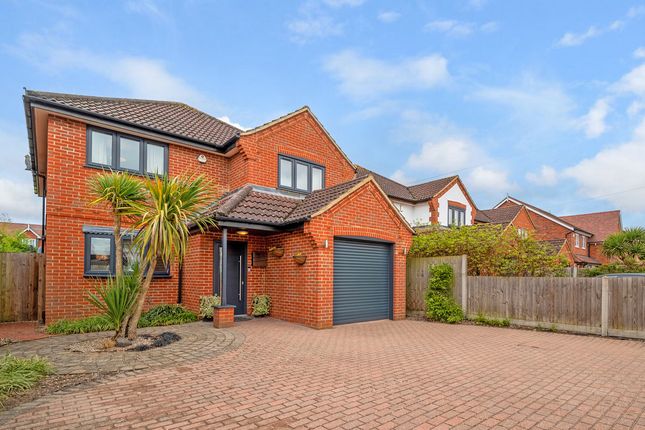 Thumbnail Detached house for sale in Swallow Street, Iver Heath