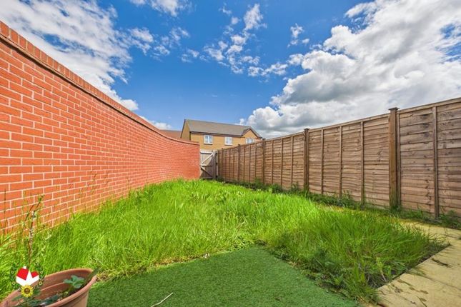 15, Rudge Close, Gloucester photo 4