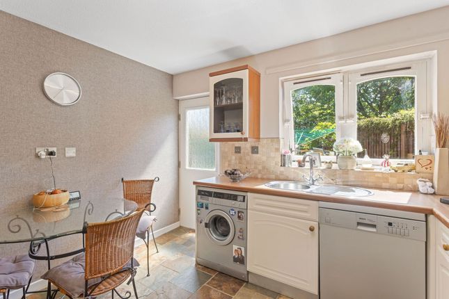 16 Kennedie Park, Mid Calder photo 5