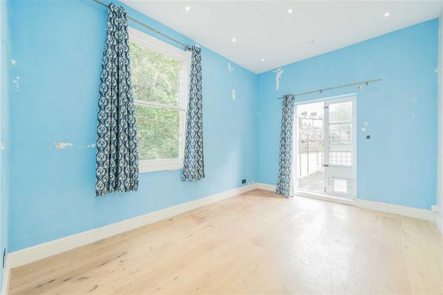 Flat for sale in Campshill Road, London