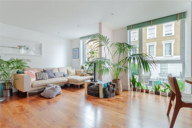 Flat for sale in Offord Road, London