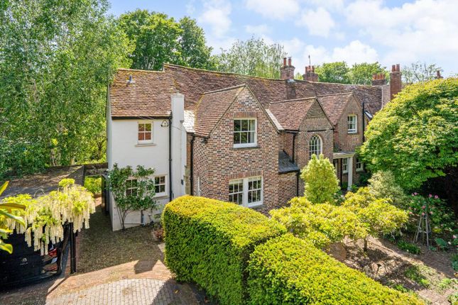 De Vaux Lodge, 8 St. Nicholas Road, Salisbury photo 2