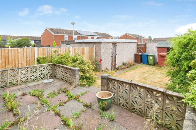 6, Clanford Close, Staffordshire photo 3