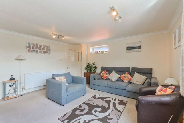 6, Crowhurst Mead, Godstone photo 4