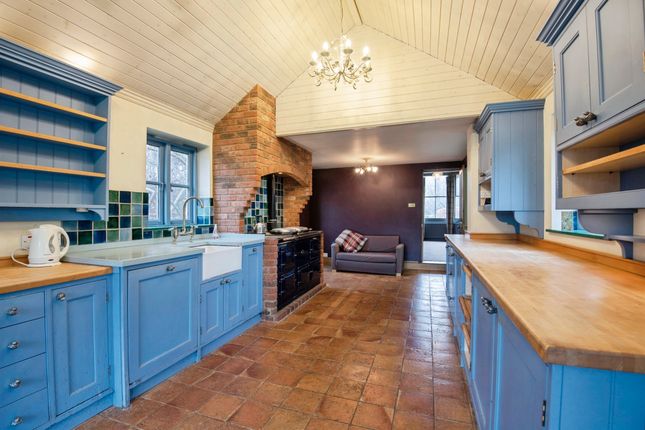 2, Stone Lane, Royston photo 4