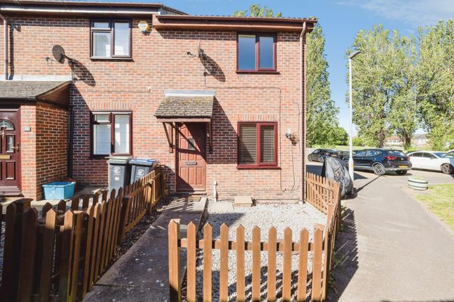 2-bed house on 16, Alderwood Close, Romford, £400,000