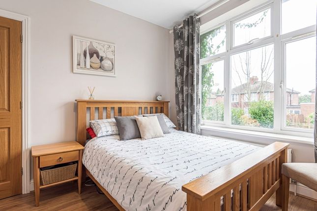 40 Chiltern Crescent, Reading photo 4