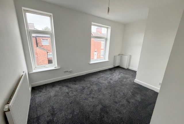 281A, Crewe photo 5