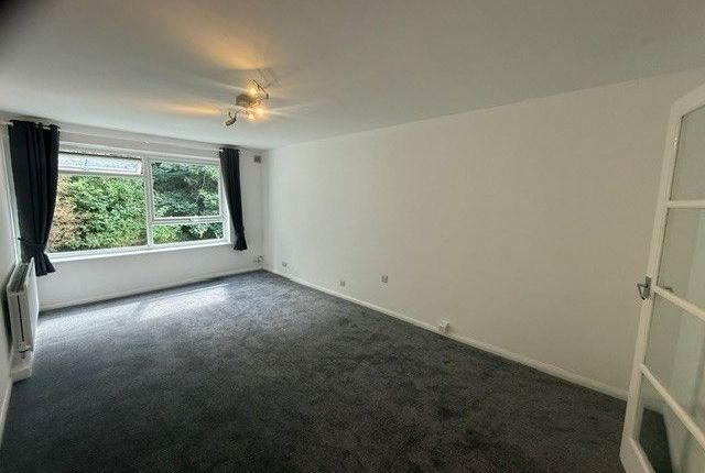 113, Hillside Road, Whyteleafe photo 2