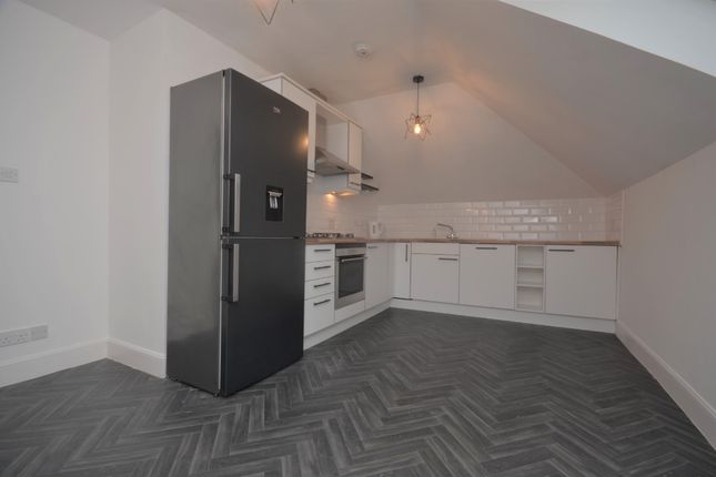 Flat 16, 2, Braid Avenue, Dumbarton photo 3