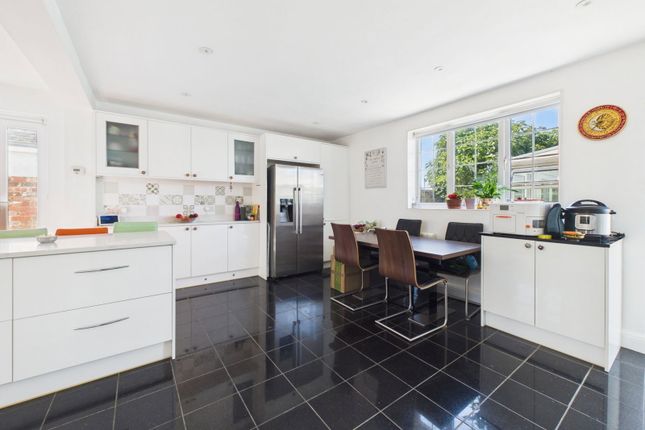 43, Loxwood Avenue, Worthing photo 4