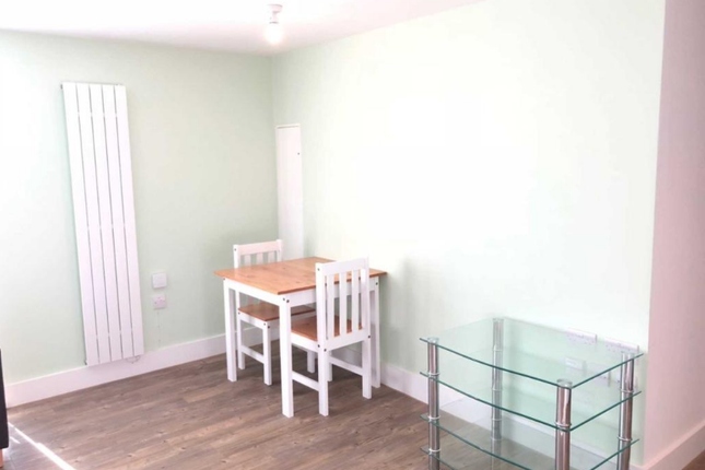 Apartment 201, Cardinal Court, Oldham photo 4
