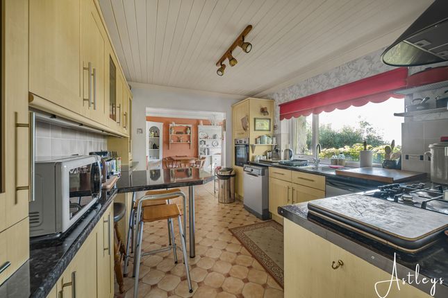 121 Penlan Crescent, Swansea photo 4