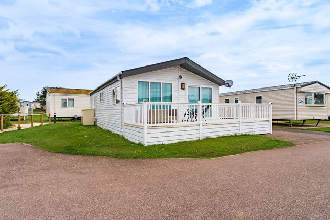 2-bed caravan on 9A Benacre Beach Road, Lowestoft, £40,000
