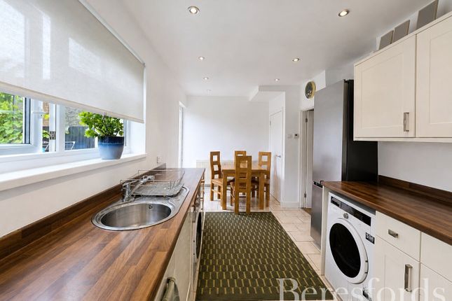 16, Redruth Road, Romford photo 3