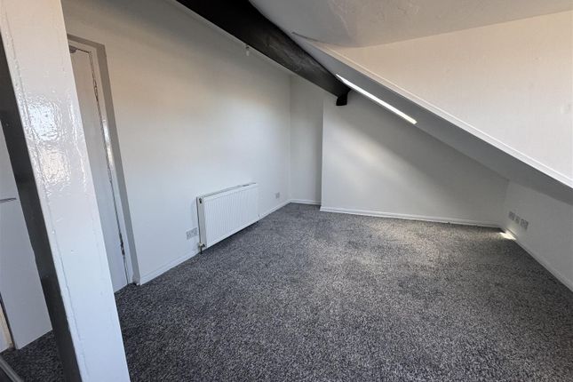 Flat 4, 24, Albemarle Crescent, Scarborough photo 2