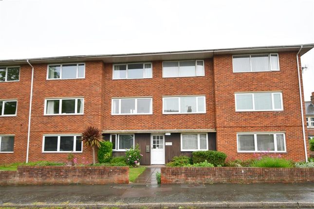 2 bed flat for sale in Grove Road, Havant, Hampshire PO9